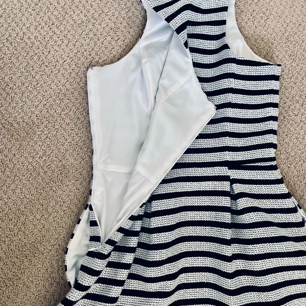 Express Black and White Tweed Pleated zipper front Dress with pockets!!! - Picture 13 of 17